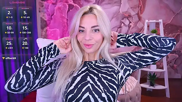 Snapshot of BellaRayyy chatting on 2, 12, 2025 BellaRayyy online show from 2, 12, 2025