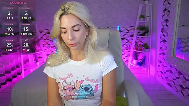 Snapshot of BellaRayyy chatting on 18, 6, 2026 BellaRayyy online show from 18, 6, 2026
