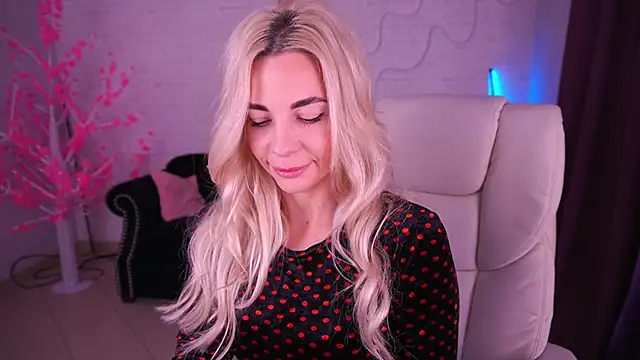 Snapshot of BellaRayyy chatting on 14, 1, 2026 BellaRayyy online show from 14, 1, 2026