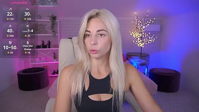 Snapshot of BellaRayyy chatting on 3, 6, 2026 BellaRayyy online show from 3, 6, 2026