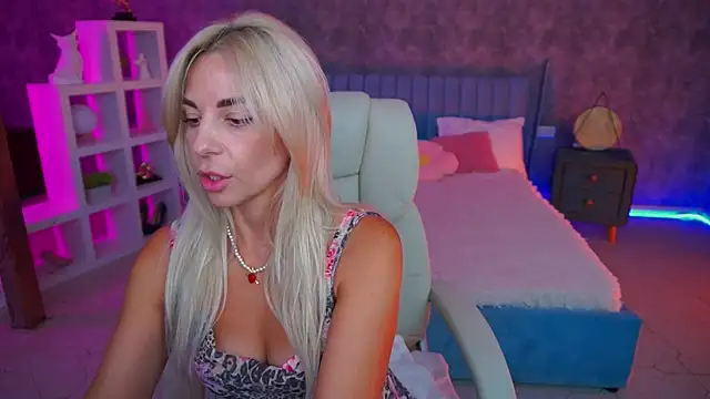 Snapshot of BellaRayyy chatting on 12, 7, 2026 BellaRayyy online show from 12, 7, 2026