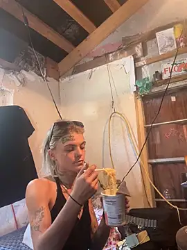 ittybittymeryssa online show from 29, 4, 2026