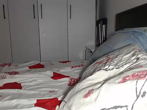 petite danielle online show from 1, 7, 2026