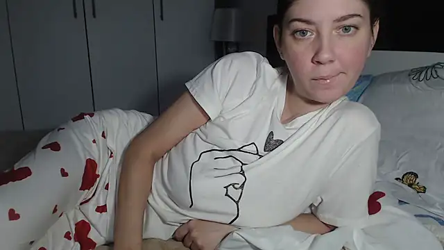 petite danielle online show from 8, 11, 2025