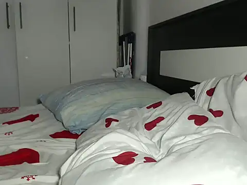 petite danielle online show from 29, 5, 2026