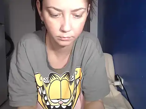 petite danielle online show from 22, 7, 2026