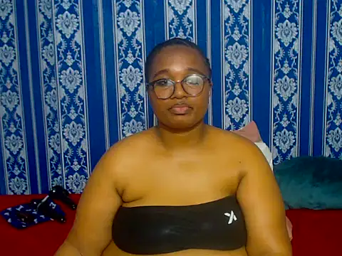 JUICEYLIPS333 online show from 11, 11, 2025