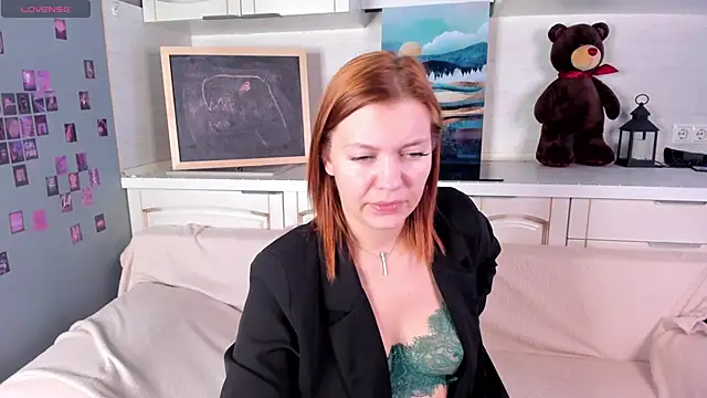 Snapshot of BattyBaker chatting on 14, 9, 2025 BattyBaker online show from 14, 9, 2025
