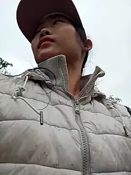 Ananine online show from 4, 12, 2025