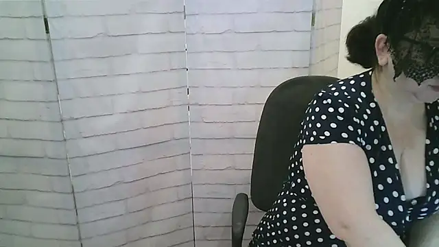 Helen xi  online show from 23, 3, 2026