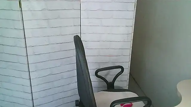 Helen xi  online show from 17, 12, 2025