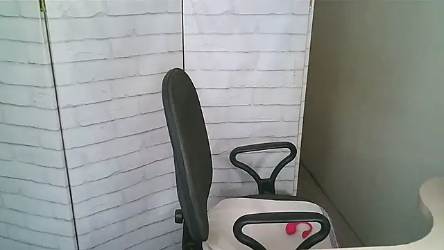 Helen xi  online show from 8, 1, 2026