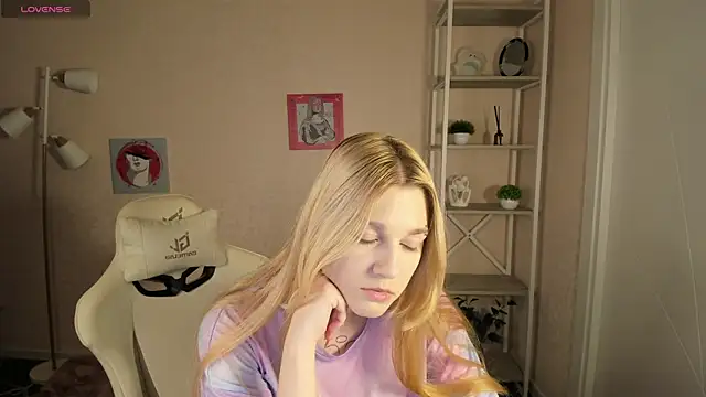 Sylvia Ortiz online show from 22, 9, 2025