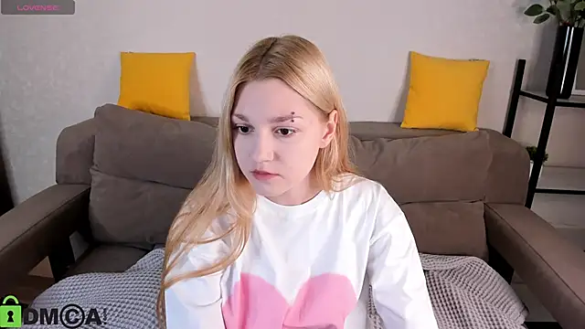 Sylvia Ortiz online show from 10, 10, 2025