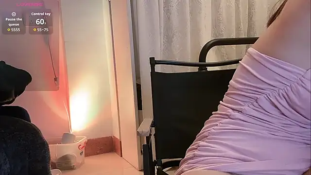 A girla online show from 27, 10, 2025