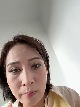 A girla online show from 4, 6, 2026