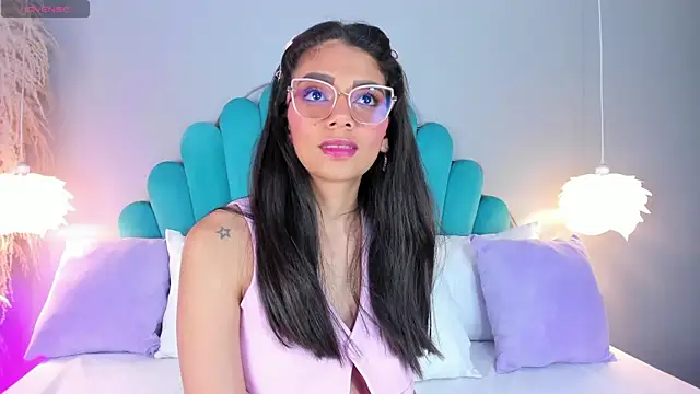 AlassiaHocthner online show from 29, 10, 2025