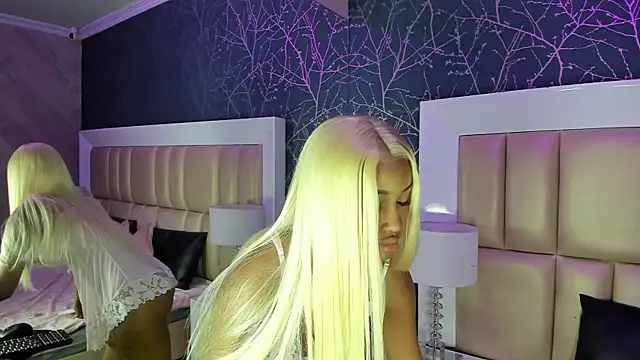 JulitPink online show from 9, 1, 2026