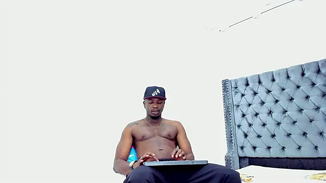 DOUGLAS 099 online show from 17, 10, 2025