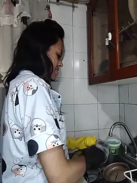 Queen Ashly online show from 27, 10, 2025