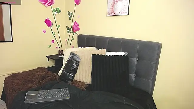 Snapshot of BrendaRojas_ chatting on 17, 6, 2026 BrendaRojas online show from 17, 6, 2026