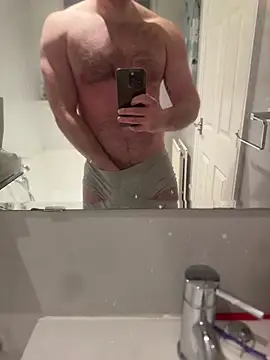 Manchestermuscles1988 online show from 12, 4, 2026