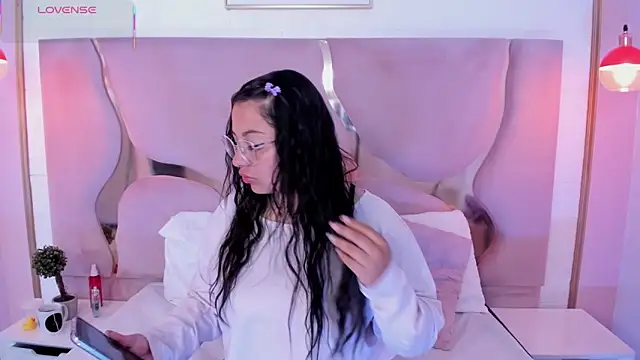 AbbieJoness   online show from 8, 10, 2025