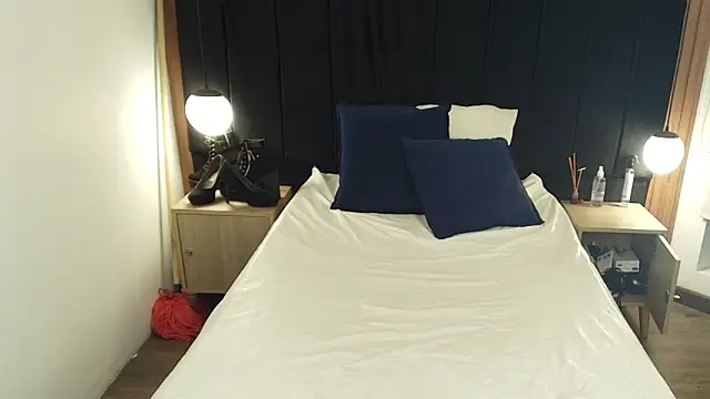 LiaMonroee  online show from 22, 3, 2026