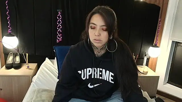 LiaMonroee  online show from 26, 3, 2026