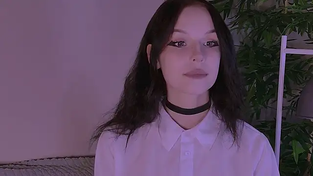 Snapshot of claire_bennett chatting on 24, 6, 2026 claire bennett online show from 24, 6, 2026