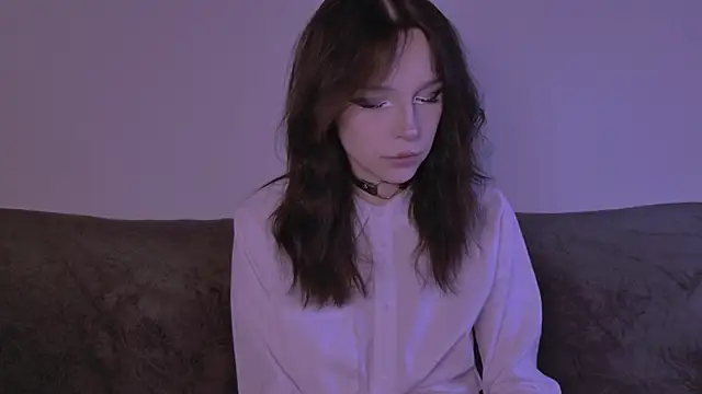 claire bennett online show from 22, 4, 2026