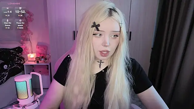 Snapshot of RileyVice chatting on 21, 6, 2026 RileyVice online show from 21, 6, 2026