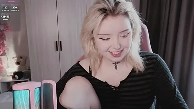 Snapshot of RileyVice chatting on 29, 7, 2026 RileyVice online show from 29, 7, 2026