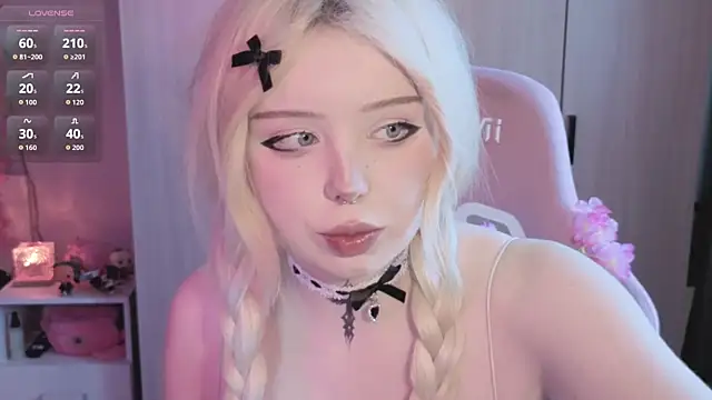 Snapshot of RileyVice chatting on 23, 6, 2026 RileyVice online show from 23, 6, 2026