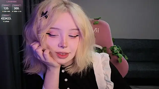 Snapshot of RileyVice chatting on 28, 5, 2026 RileyVice online show from 28, 5, 2026