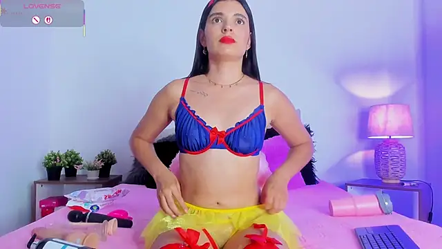 hailey hadid online show from 31, 10, 2025