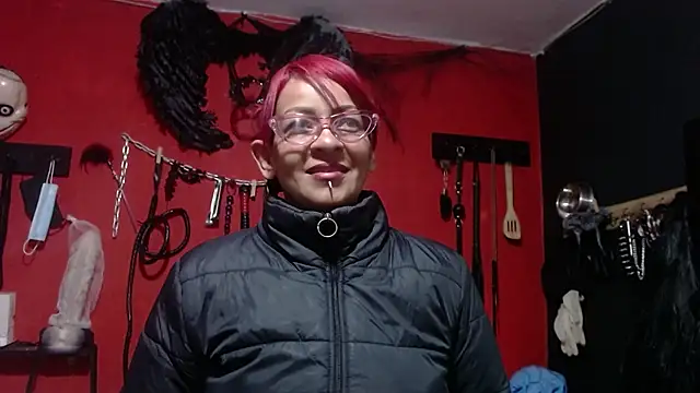 Miss Mirandaa online show from 18, 12, 2025