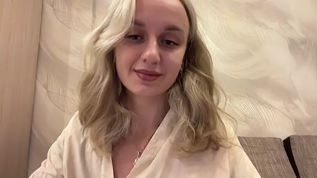 AdeleEverhart online show from 29, 11, 2025