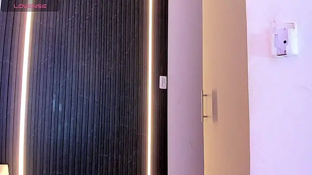 Gabrielaa Miller  online show from 15, 11, 2025