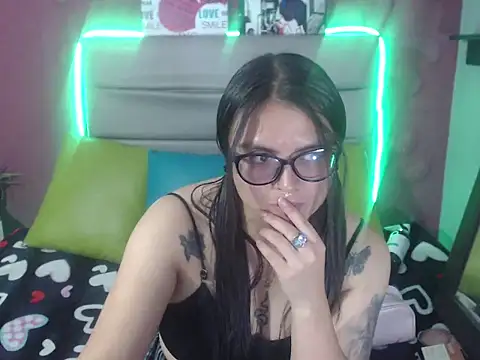 Cailing Zu online show from 9, 9, 2025