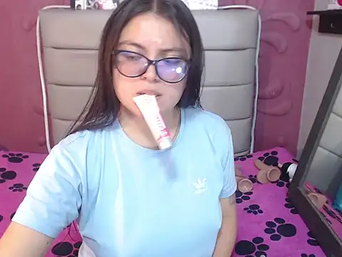 Snapshot of Cailing_Zu chatting on 7, 10, 2025 Cailing Zu online show from 7, 10, 2025