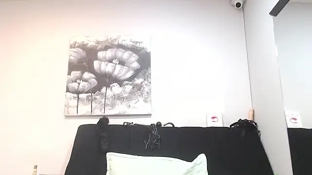 DonnaJoness online show from 6, 11, 2025