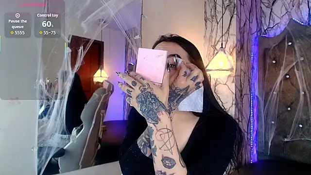 Snapshot of Zami_Escobar_of chatting on 4, 11, 2025 Zami Escobar of online show from 4, 11, 2025