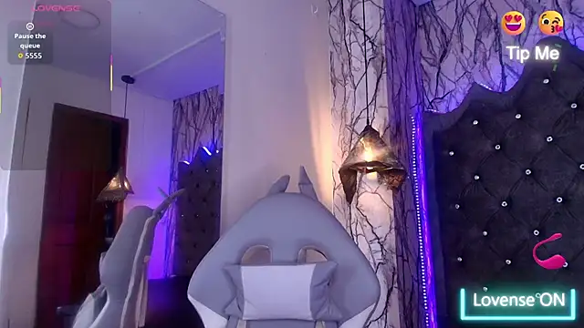 Zami Escobar of online show from 27, 3, 2026