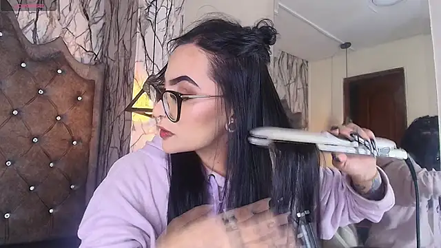 Snapshot of Zami_Escobar_of chatting on 25, 11, 2025 Zami Escobar of online show from 25, 11, 2025