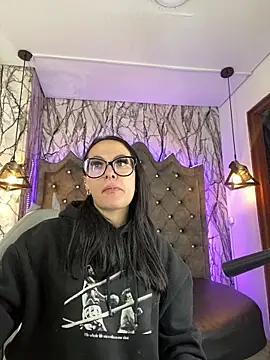 Zami Escobar of online show from 17, 12, 2025