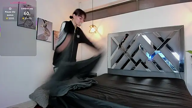 Candy Hott7 online show from 17, 12, 2025