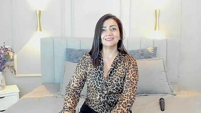 Snapshot of victoria_bourne chatting on 28, 10, 2025 victoria bourne online show from 28, 10, 2025