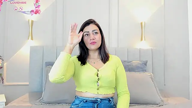 Snapshot of victoria_bourne chatting on 25, 10, 2025 victoria bourne online show from 25, 10, 2025