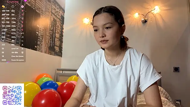 KiraVelvet online show from 13, 9, 2025